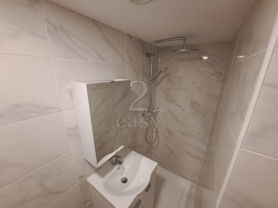 Apartamento T1 para Arrendamento em Misericórdia Foto 10