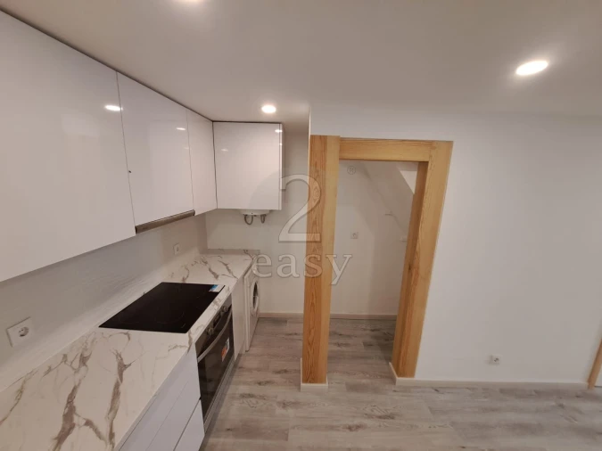 Apartamento T1 para Arrendamento em Misericórdia Foto 2