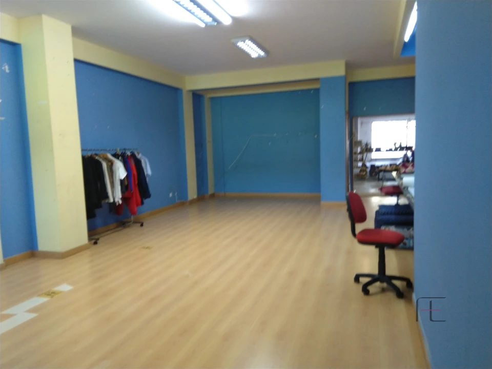 Loja para Venda em São Mamede de Infesta e Senhora da Hora Foto 26