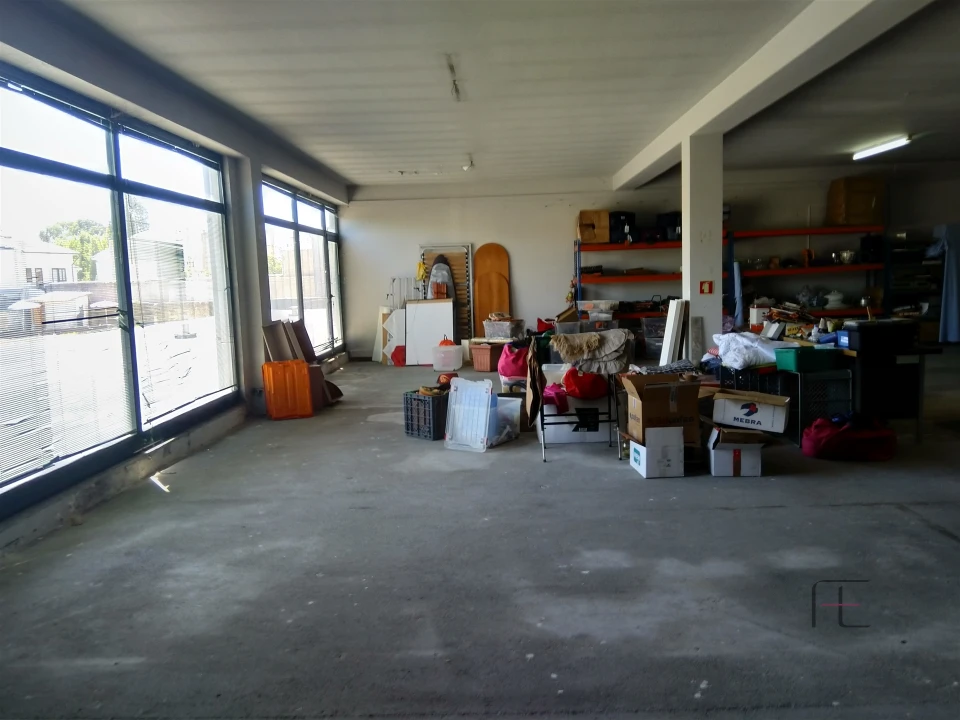 Loja para Venda em São Mamede de Infesta e Senhora da Hora Foto 18