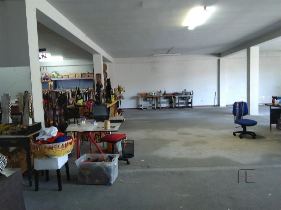 Loja para Venda em São Mamede de Infesta e Senhora da Hora Foto 19