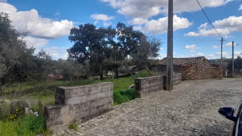 Terreno para Venda em Benquerenças