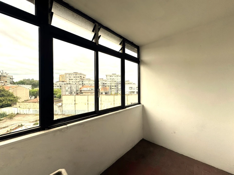 Apartamento T2 para Venda em Lordelo do Ouro e Massarelos Foto 3