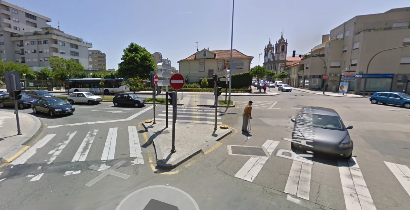 Apartamento T2 para Venda em Lordelo do Ouro e Massarelos Foto 1