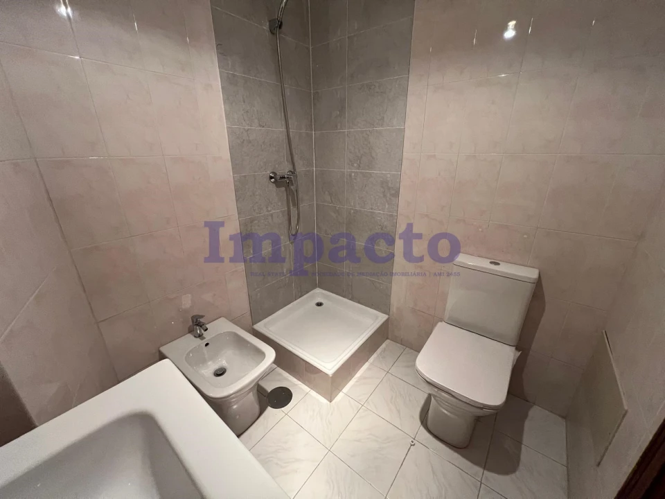 Apartamento T3 para Venda em São João da Madeira Foto 14