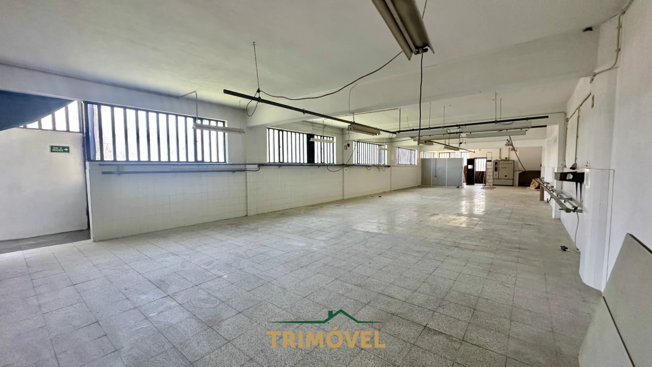 Negócio para Arrendamento em São Roque Foto 3