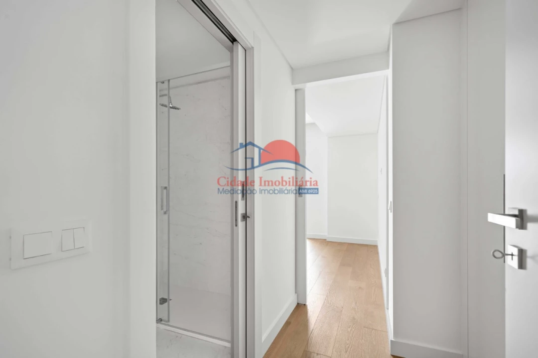 Apartamento T2 para Venda em São Martinho Foto 4