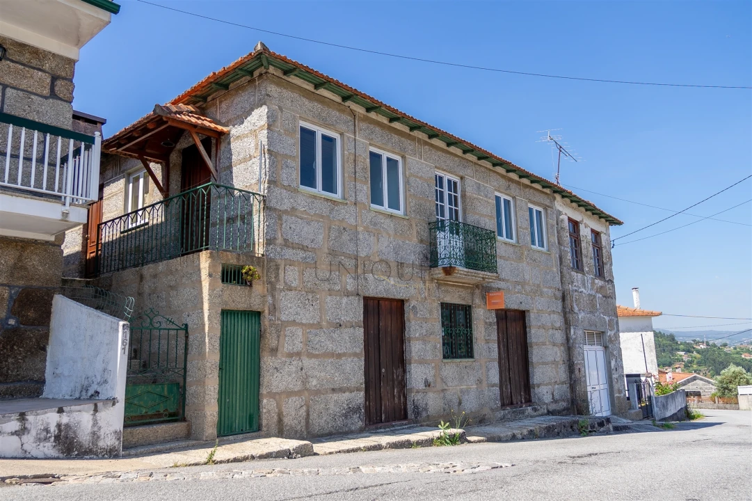 Moradia T8 para Venda em Fornos Foto 3