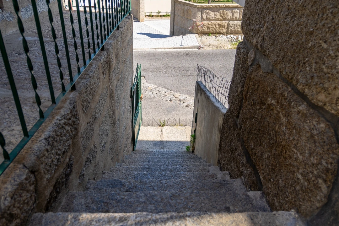 Moradia T8 para Venda em Fornos Foto 57