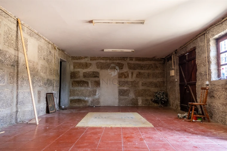 Moradia T8 para Venda em Fornos Foto 42