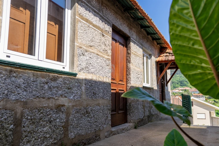 Moradia T8 para Venda em Fornos Foto 2