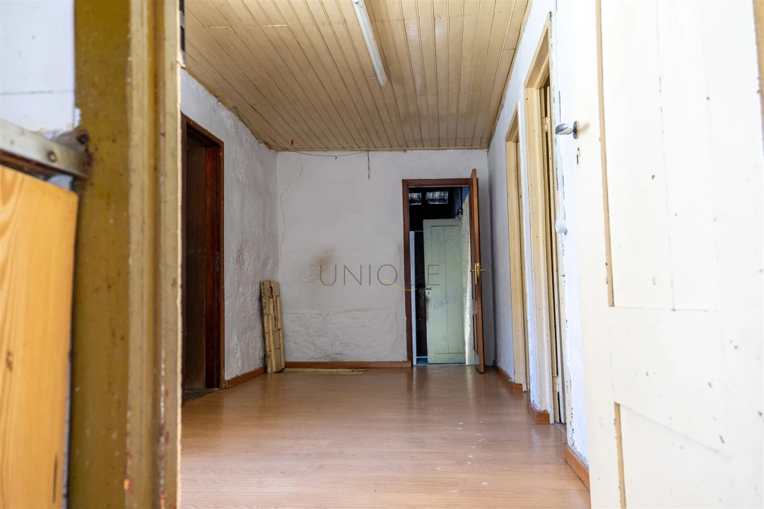 Moradia T8 para Venda em Fornos Foto 7