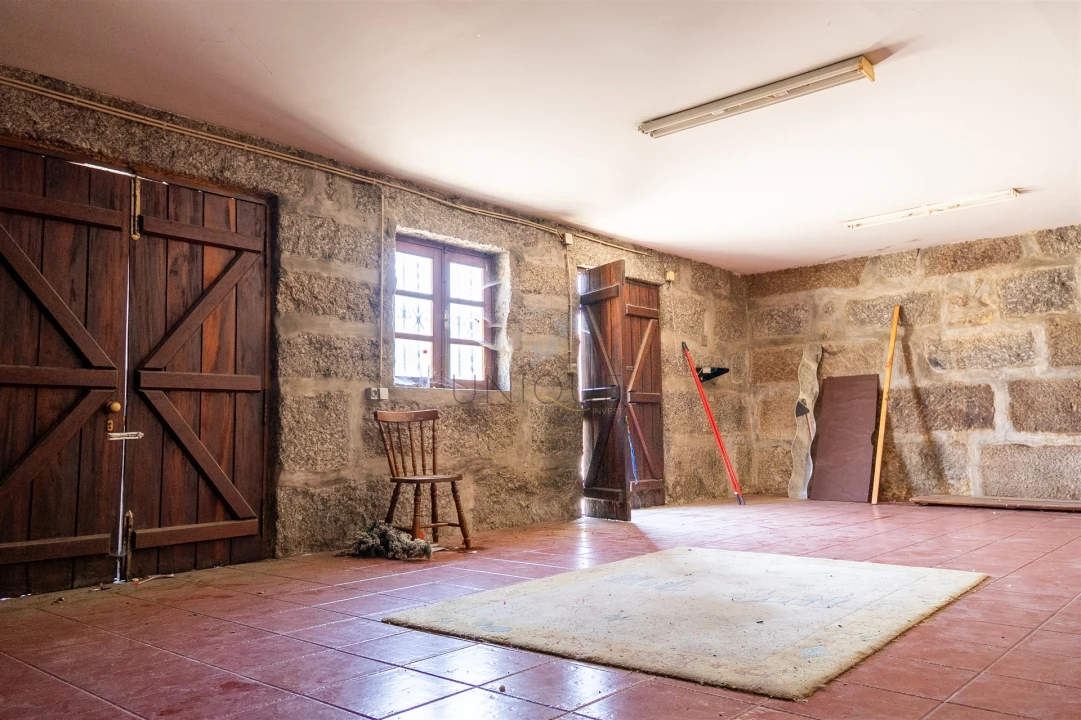 Moradia T8 para Venda em Fornos Foto 44