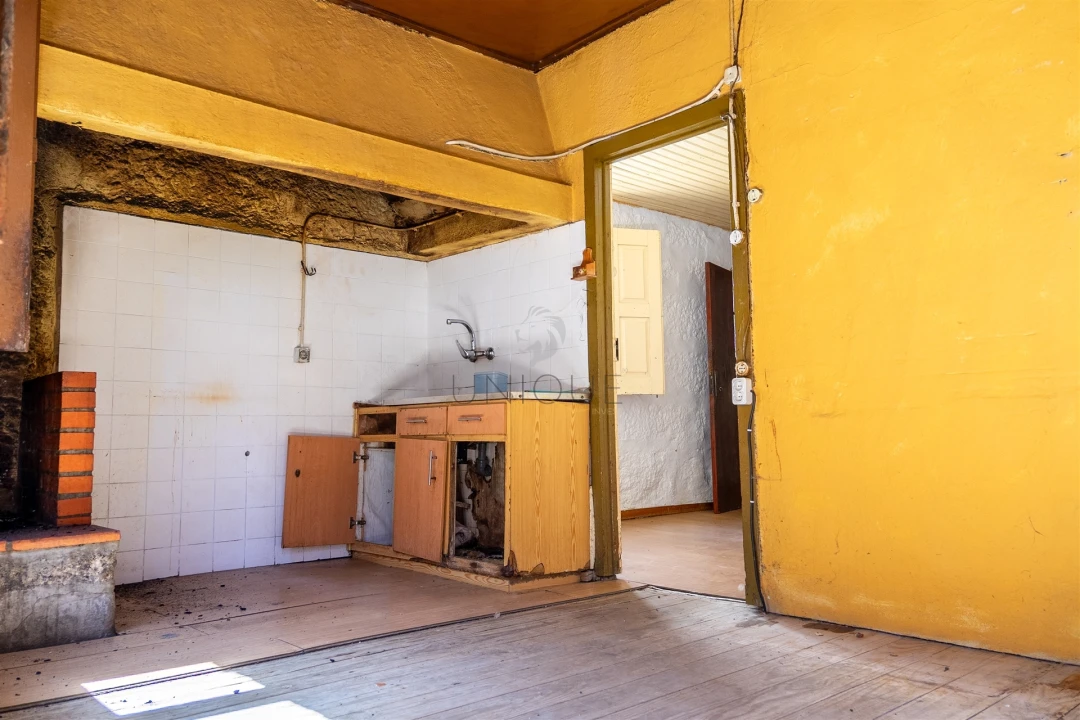 Moradia T8 para Venda em Fornos Foto 29