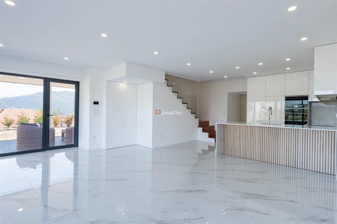 Moradia T3 para Venda em Raiva, Pedorido e Paraíso Foto 13