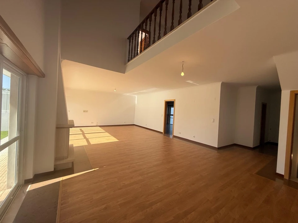 Moradia T4 para Venda em Sesimbra (Castelo) Foto 16