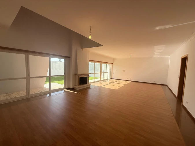 Moradia T4 para Venda em Sesimbra (Castelo) Foto 19