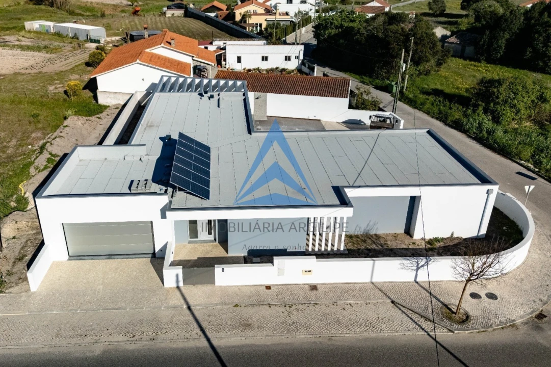 Moradia T4 para Venda em Caldas da Rainha - Santo Onofre e Serra do Bouro Foto 5