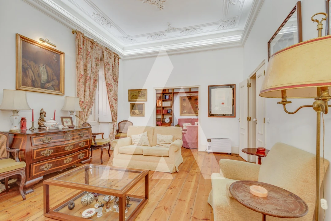Apartamento T5 para Venda em Misericórdia Foto 2