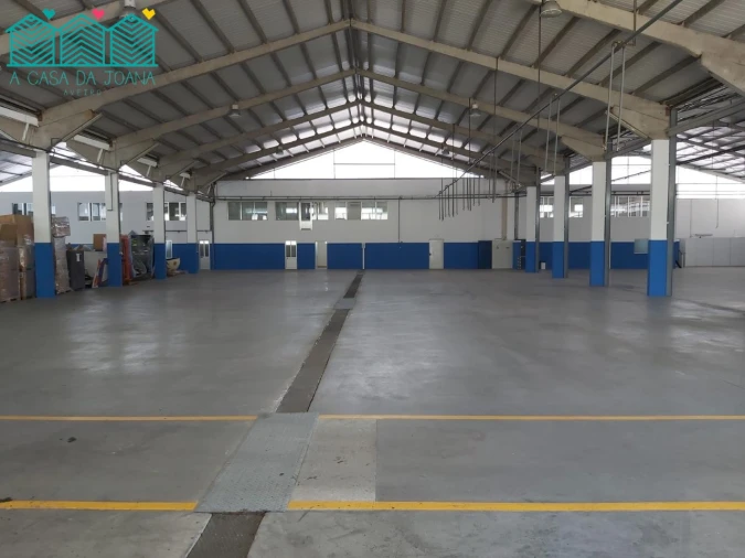 Armazém para Arrendamento em Travassô e Óis da Ribeira Foto 1