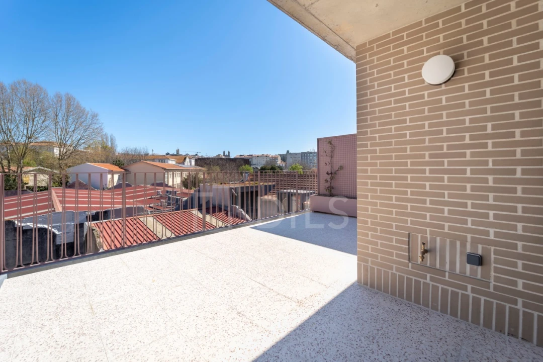 Apartamento T2 para Venda em Cedofeita, Santo Ildefonso, Sé, Miragaia, São Nicolau e Vitória Foto 7