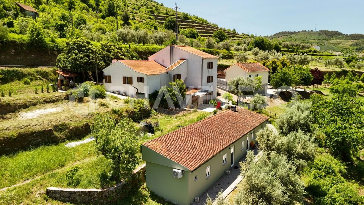 Quinta T6 para Venda em Avo Foto 55