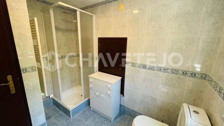 Quinta T6 para Venda em Avo Foto 26