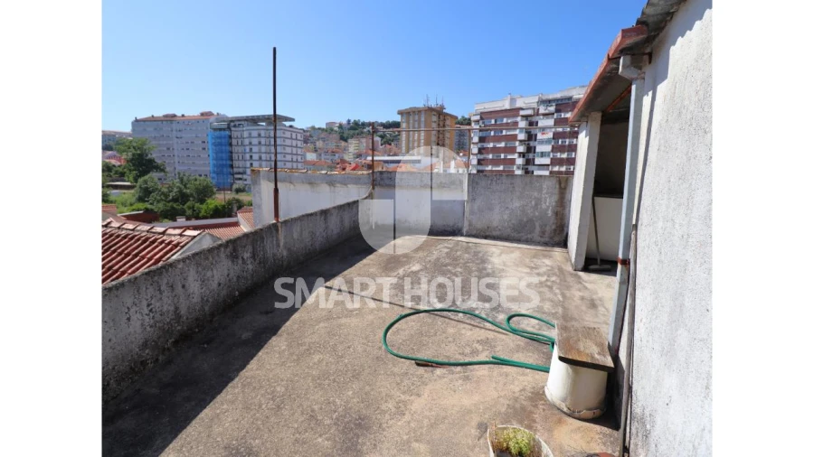 Moradia T3 para Venda em Santo Antonio dos Olivais Foto 39