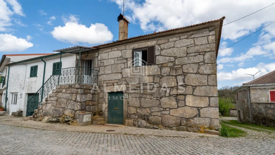 Moradia T2 para Venda em Bornes de Aguiar Foto 1