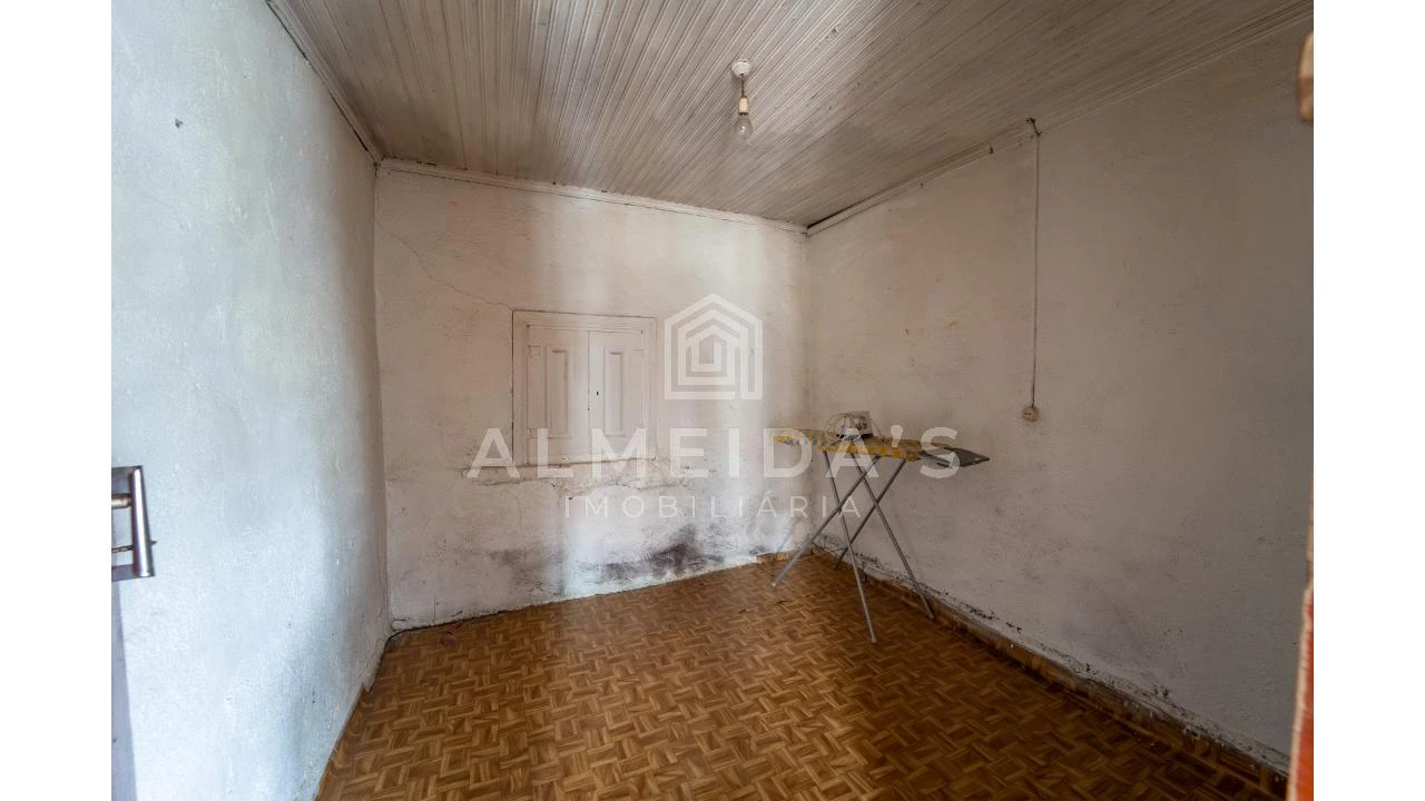 Moradia T2 para Venda em Bornes de Aguiar Foto 3