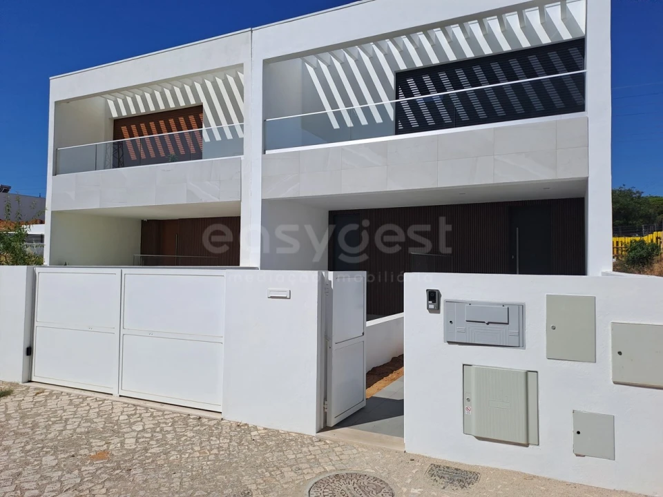 Moradia T3 para Venda em Gambia-Pontes-Alto da Guerra Foto 1