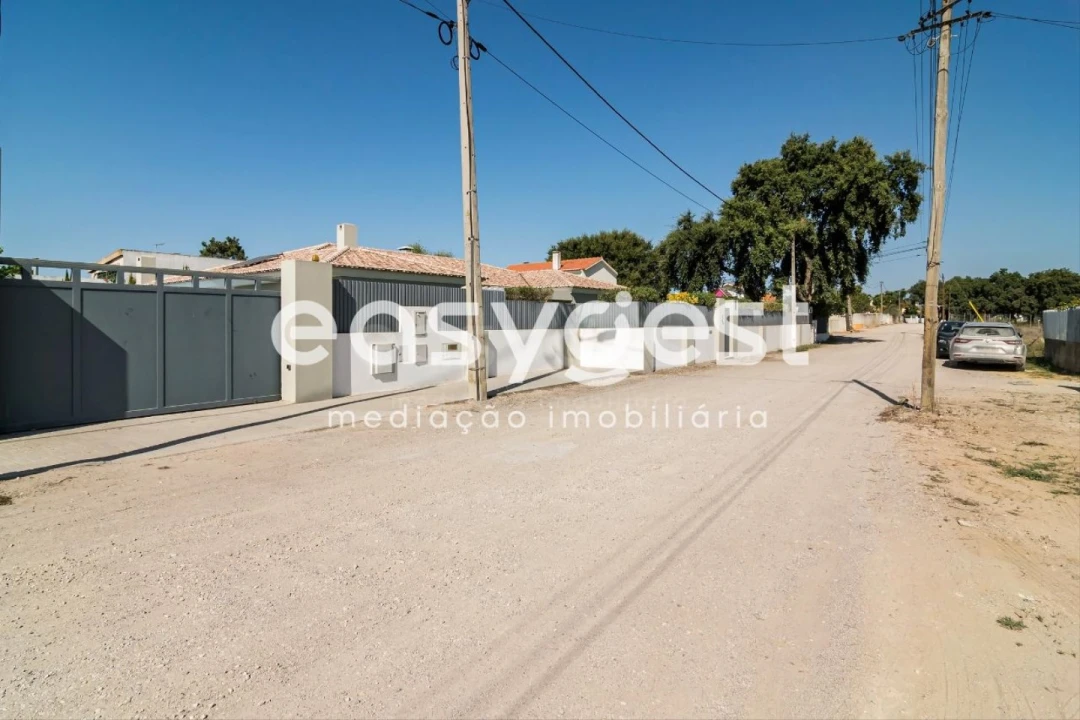 Moradia T4 para Venda em Quinta do Anjo Foto 2