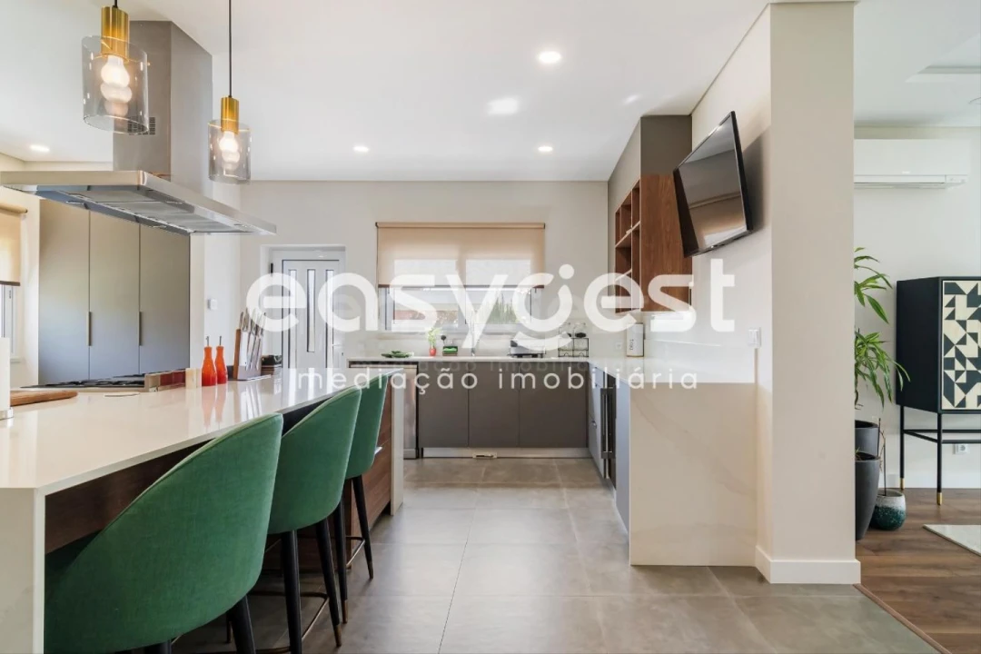 Moradia T4 para Venda em Quinta do Anjo Foto 8