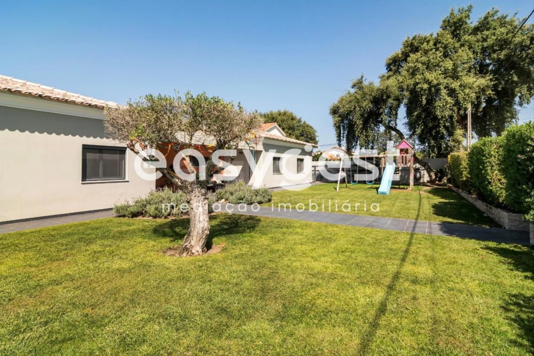 Moradia T4 para Venda em Quinta do Anjo Foto 24