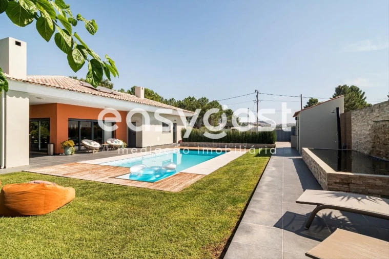 Moradia T4 para Venda em Quinta do Anjo Foto 23