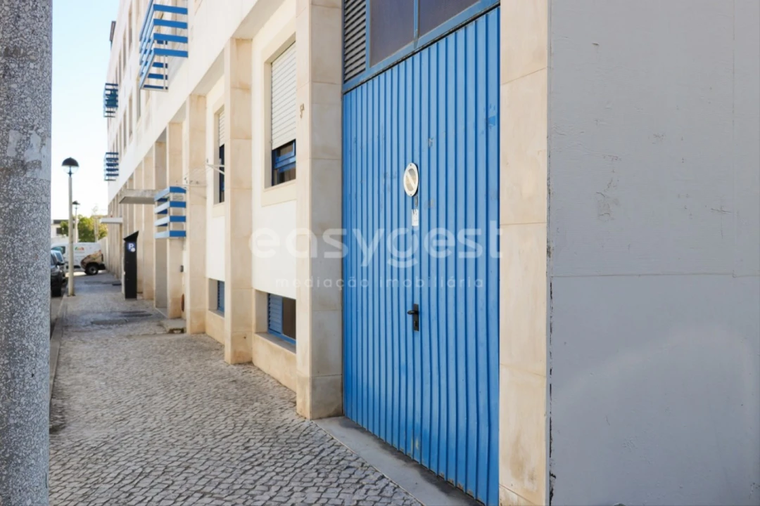 Garagem para Venda em União das Freguesias de Setúbal Foto 1
