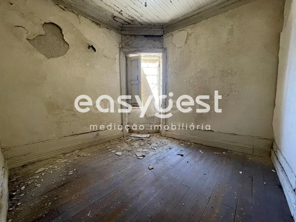 Prédio para Venda em Guarda Foto 9