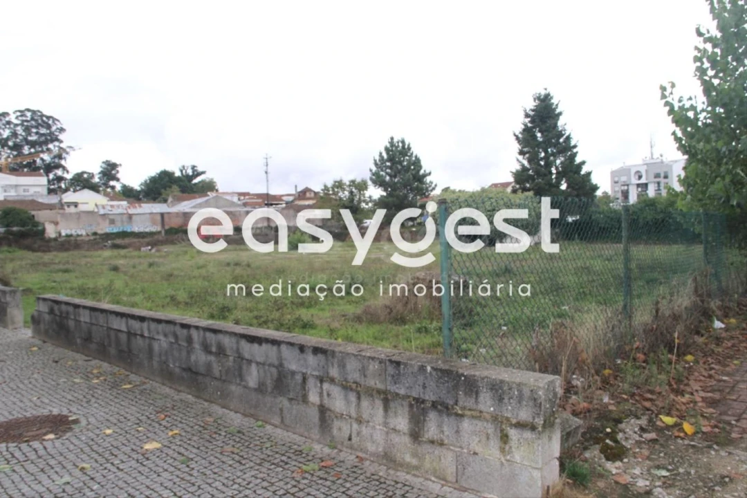 Terreno P/ Prédio para Venda em Viseu Foto 1