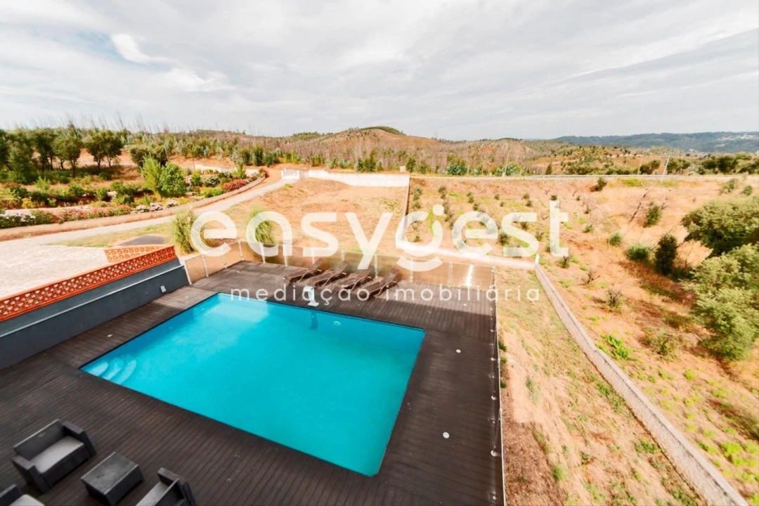 Moradia T4 para Venda em Serra e Junceira Foto 16