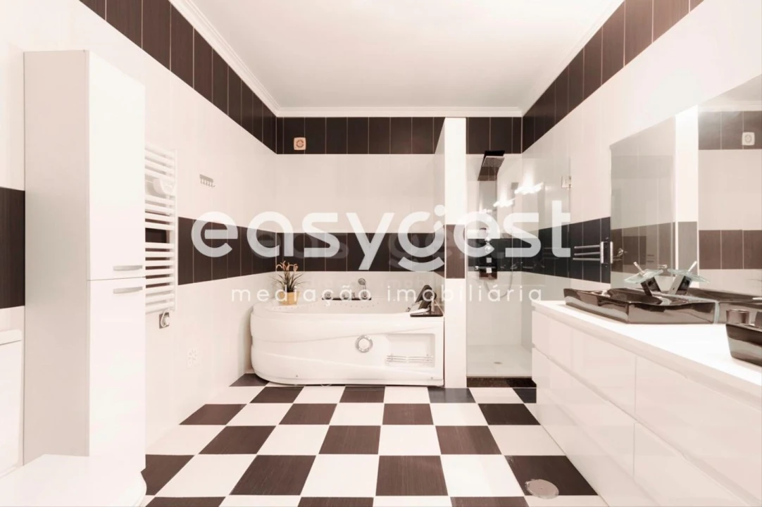 Moradia T4 para Venda em Serra e Junceira Foto 39