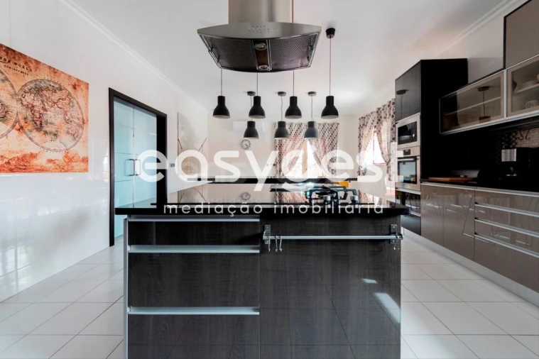 Moradia T4 para Venda em Serra e Junceira Foto 21