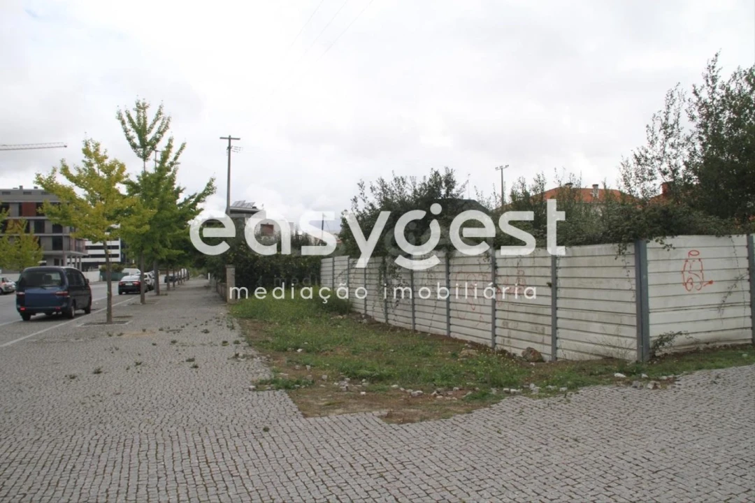 Terreno P/ Prédio para Venda em Viseu Foto 3