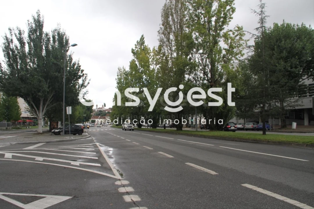 Terreno P/ Prédio para Venda em Viseu Foto 1