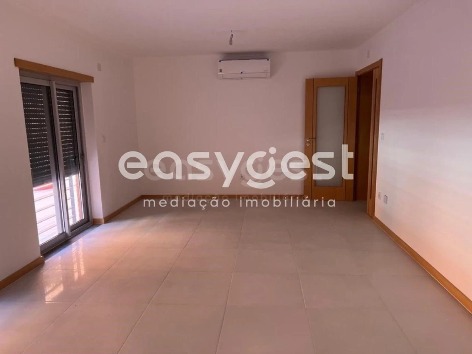 Apartamento T1 para Venda em Marvila Foto 2