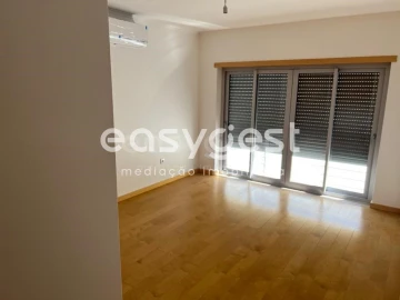 Apartamento T1 para Venda em Marvila