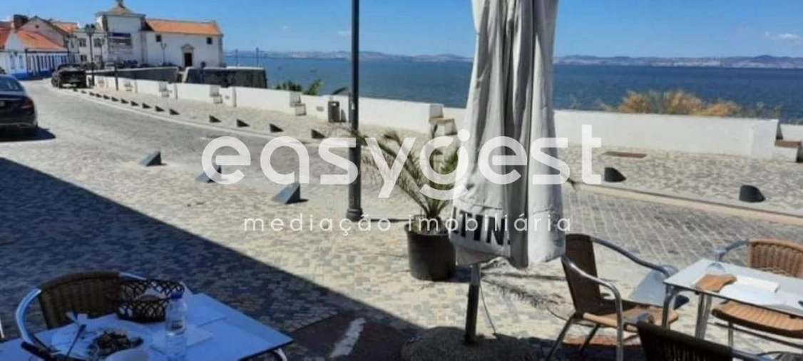 Moradia T3 para Venda em Alcochete Foto 8