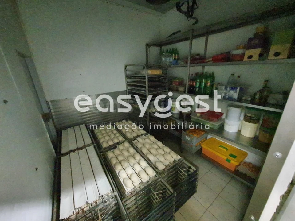 Loja para Venda em Santa Comba Dão e Couto do Mosteiro Foto 25