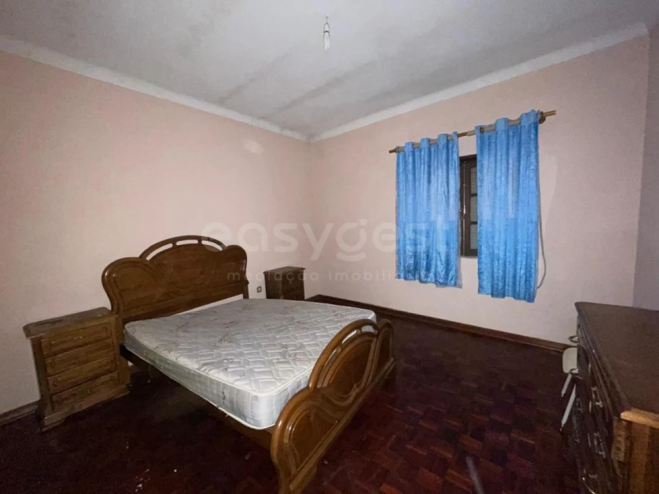 Moradia T2 para Venda em Abrunhosa-A-Velha Foto 5