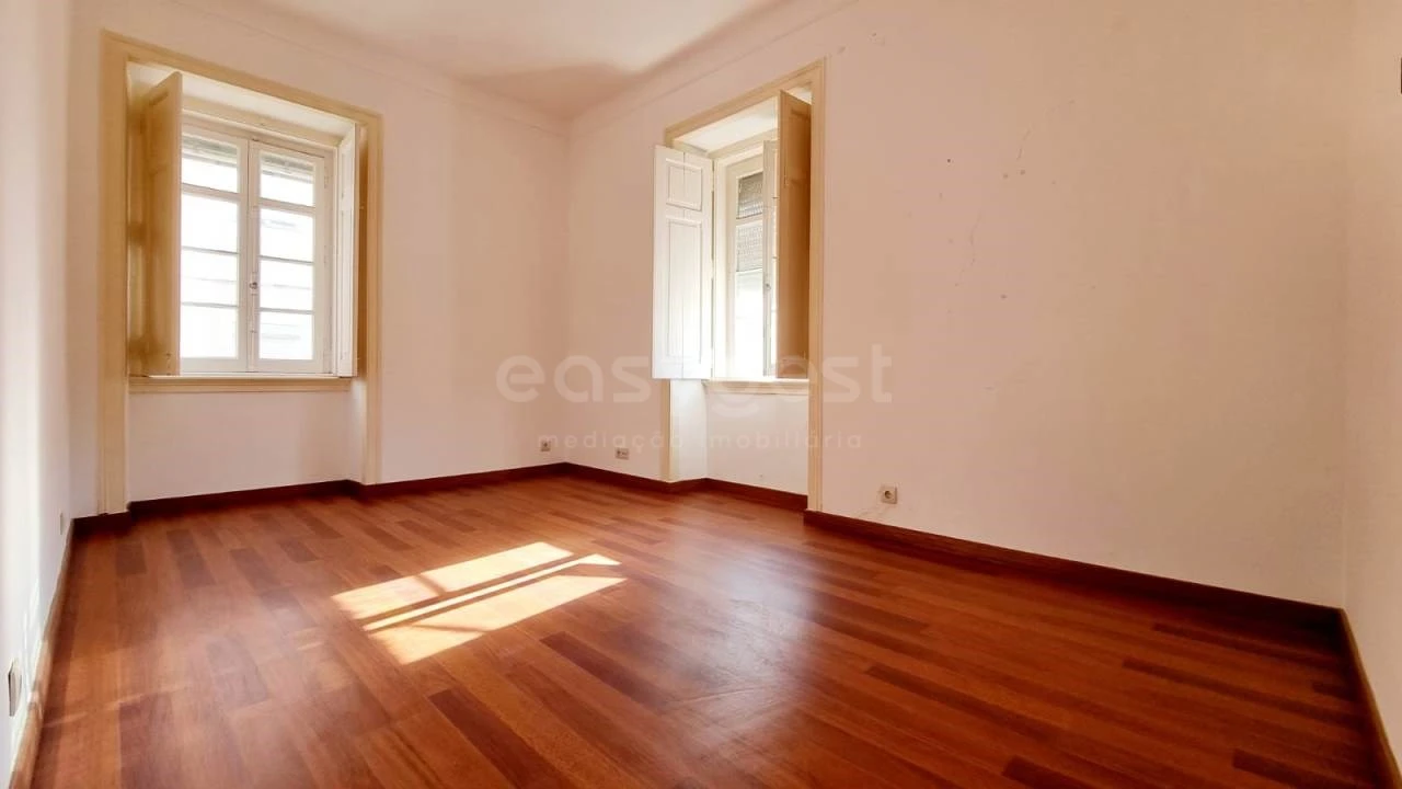 Apartamento T4 para Venda em Ajuda Foto 8