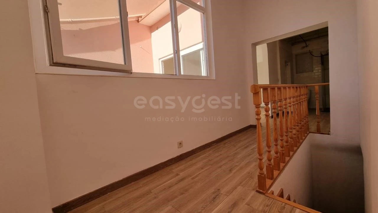 Apartamento T4 para Venda em Ajuda Foto 17